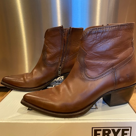 frye billy western bootie